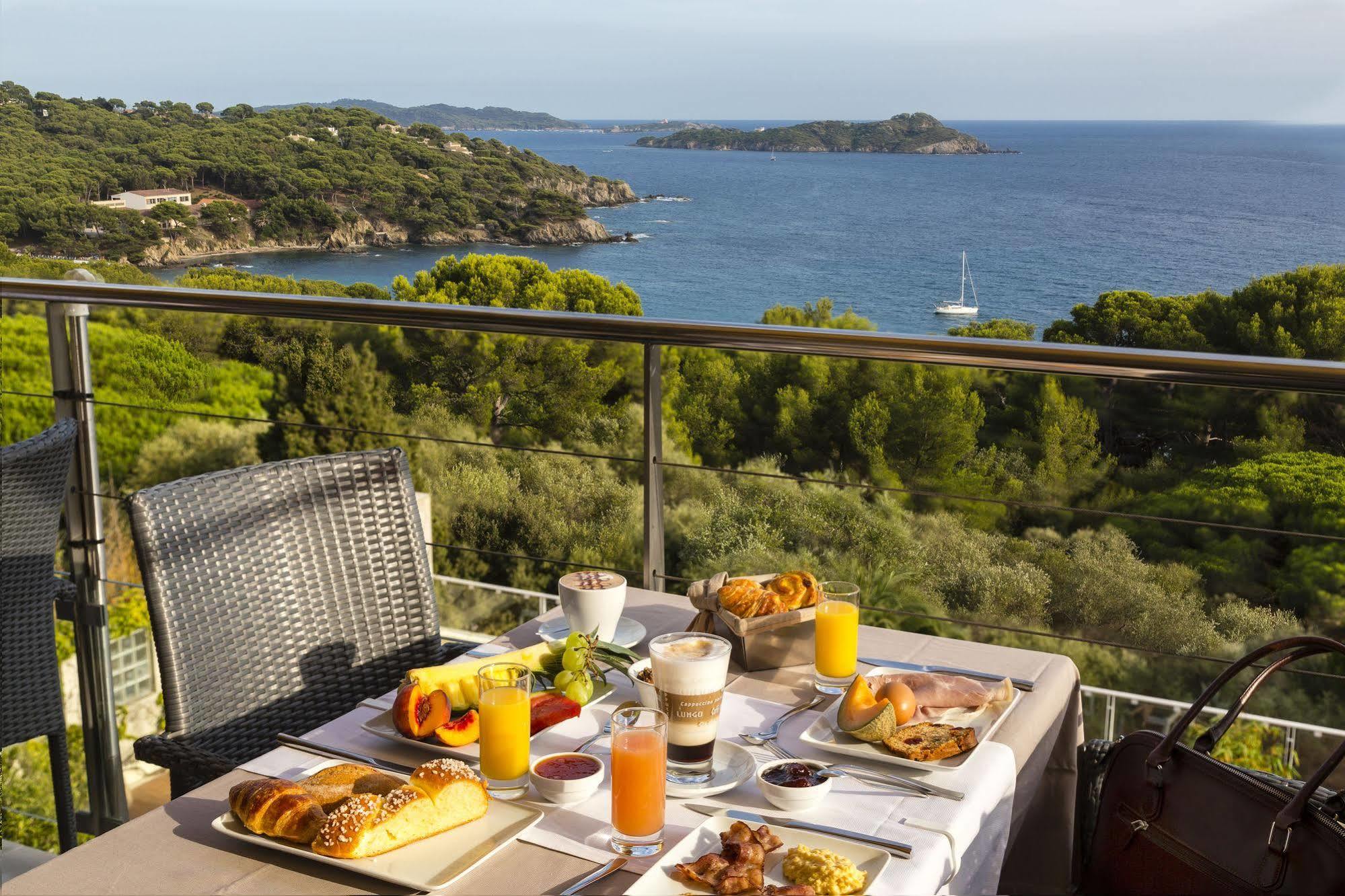Hotel Provencal Hyeres Exterior photo