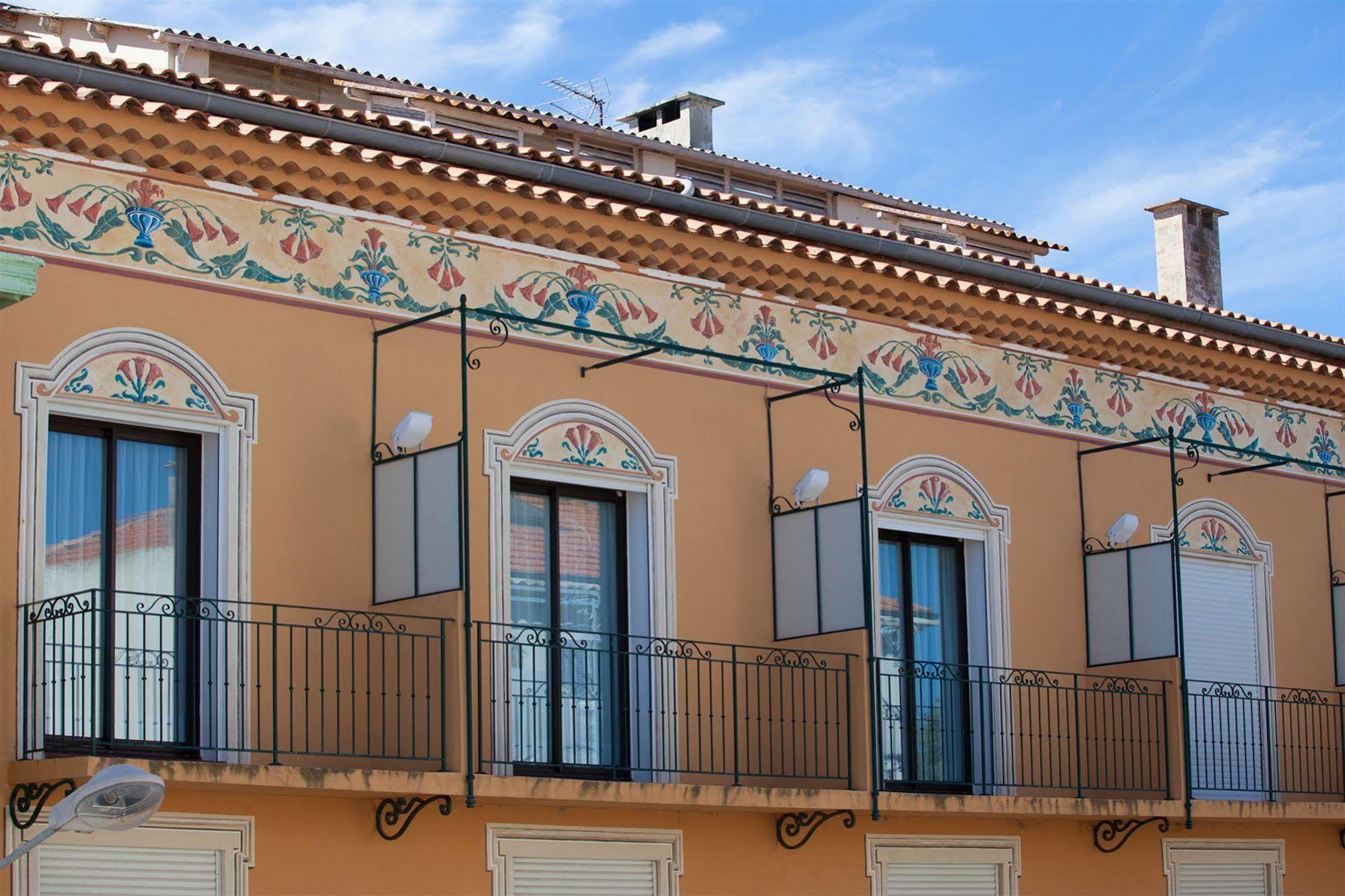 Hotel Provencal Hyeres Exterior photo